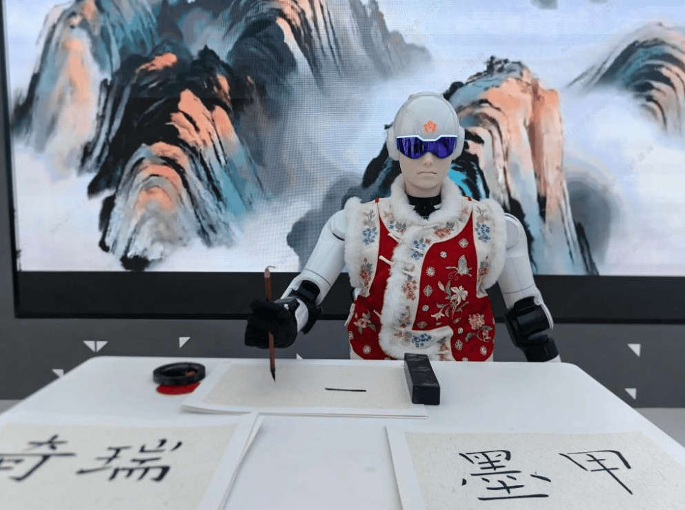 墨甲机器人墨茵现场书写毛笔字
