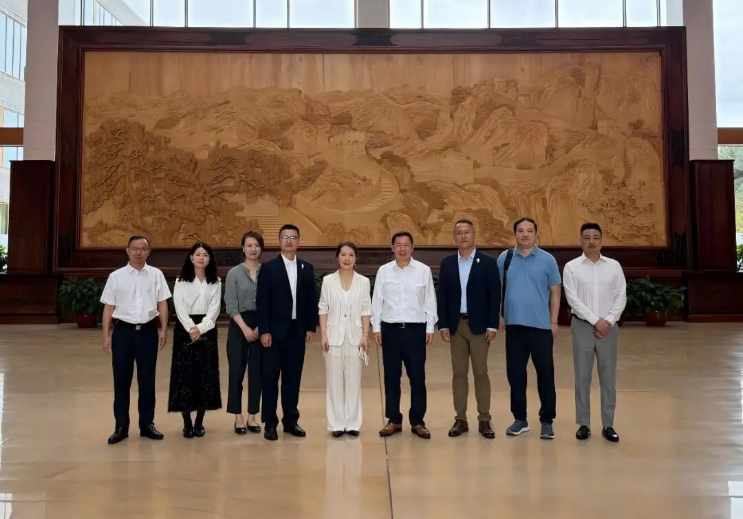 用友网络董事长兼CEO王文京与米其林代表深入交流